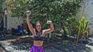 Glauce Bends Metal Rod Several Times