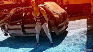 Nana Olyver carlift at scrapyard