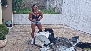 Rogatona destroys a Big and Impressive Metal Stove