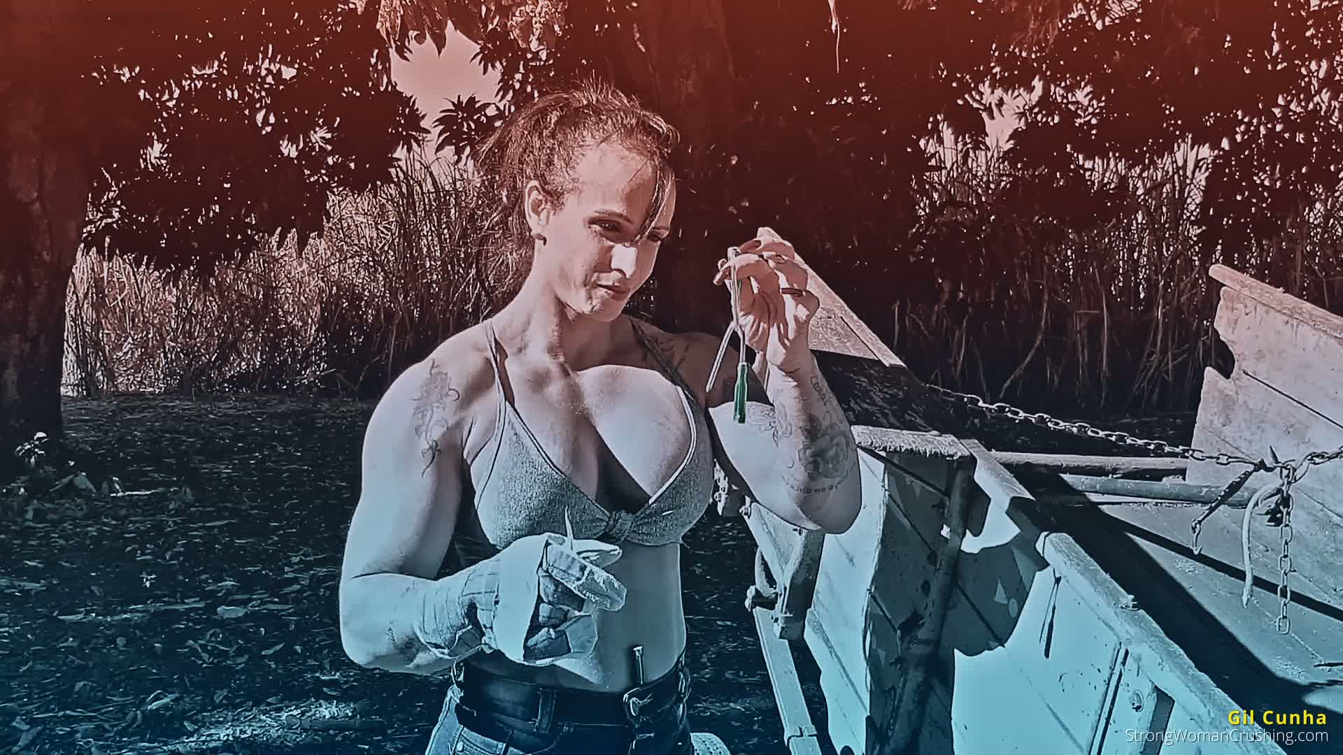 princ Gil cunha lifts brokr carriage and destroys some tools 001 3