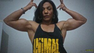 Tatamanola and her apple crushing biceps