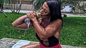 Bombshell biceps and pecs that burst cans
