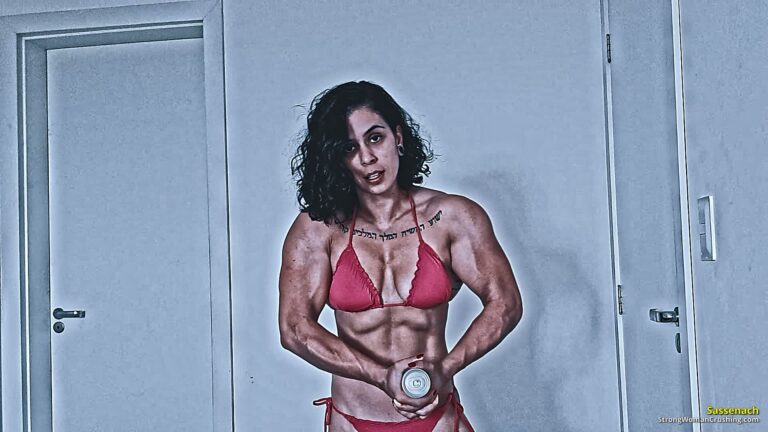 princ SA crushes an empty big can 001 5