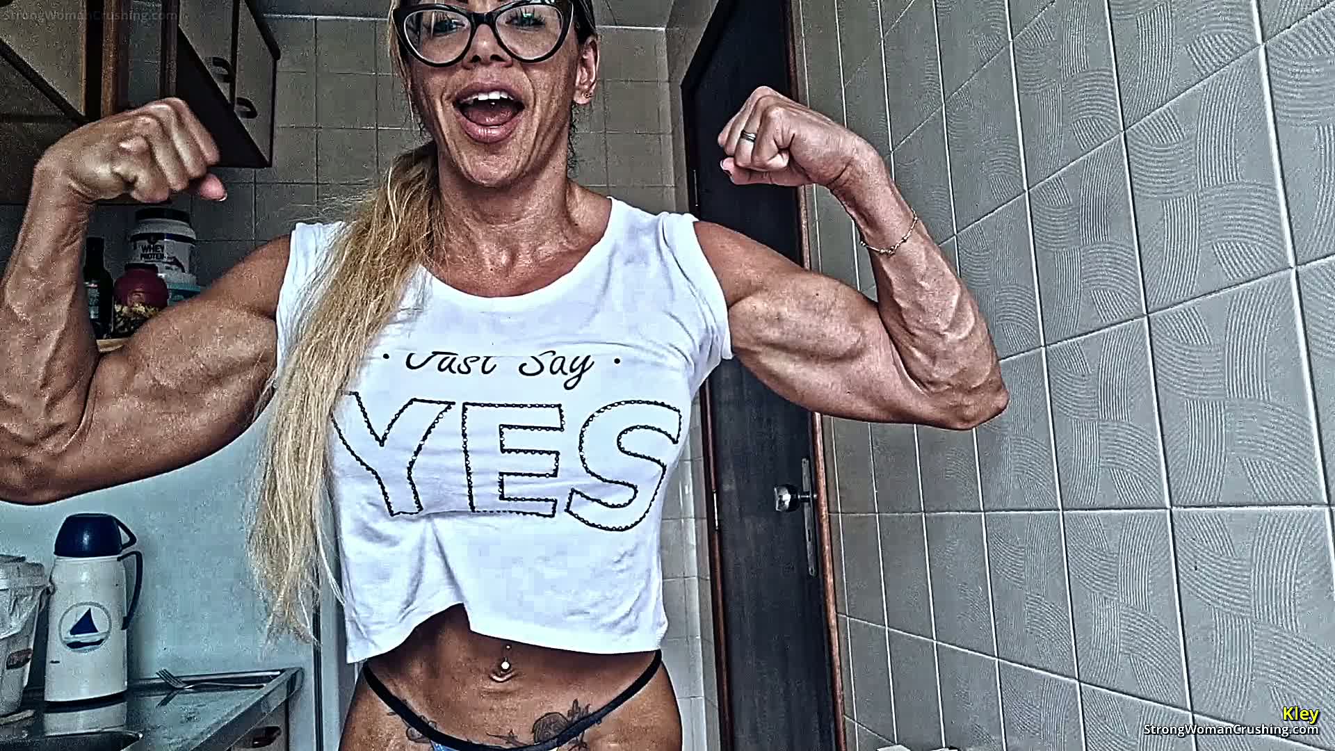 princ KL sexy shirt ripping 001 2