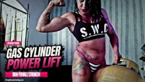 Luh Monstrinha Take on the Challenge of Lifting a Gas Cylinder