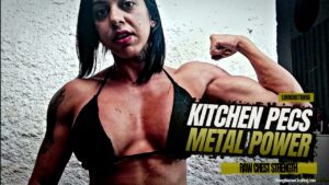 Luh Monstrinha kitchen pecs metal