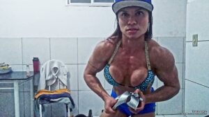 Thata Ogra bends and smashes a metal piece