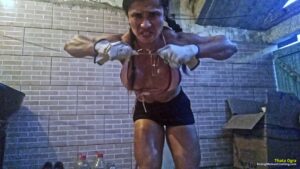 Thata Ogra Rips Metal Chain