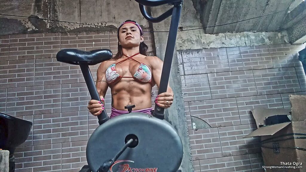 Thata Ogra Lifts am Ergometric bike