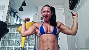 Fabi bends a screwdriver with her power