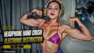 Luh Monstrinha smashes a headphone