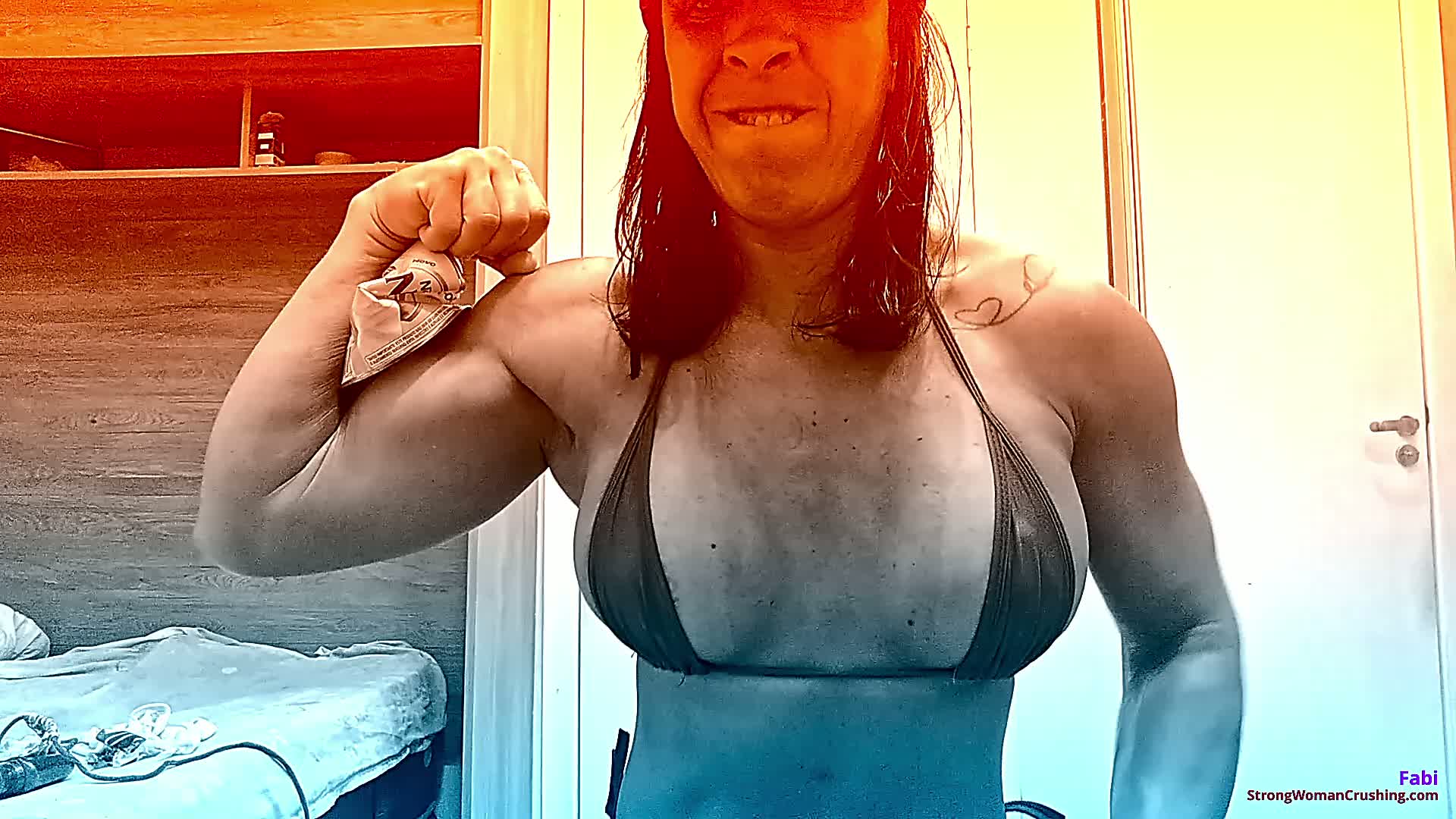 princ FB bikini can crushing 001 1