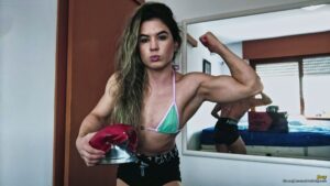 JHey Destroy a Metal Pan with Her Incredible Strength and Muscles