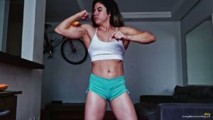 Jhey Smashes Papaya with Her Incredible Muscles! 💪🍉