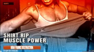 Sia Capitu rips her shirt